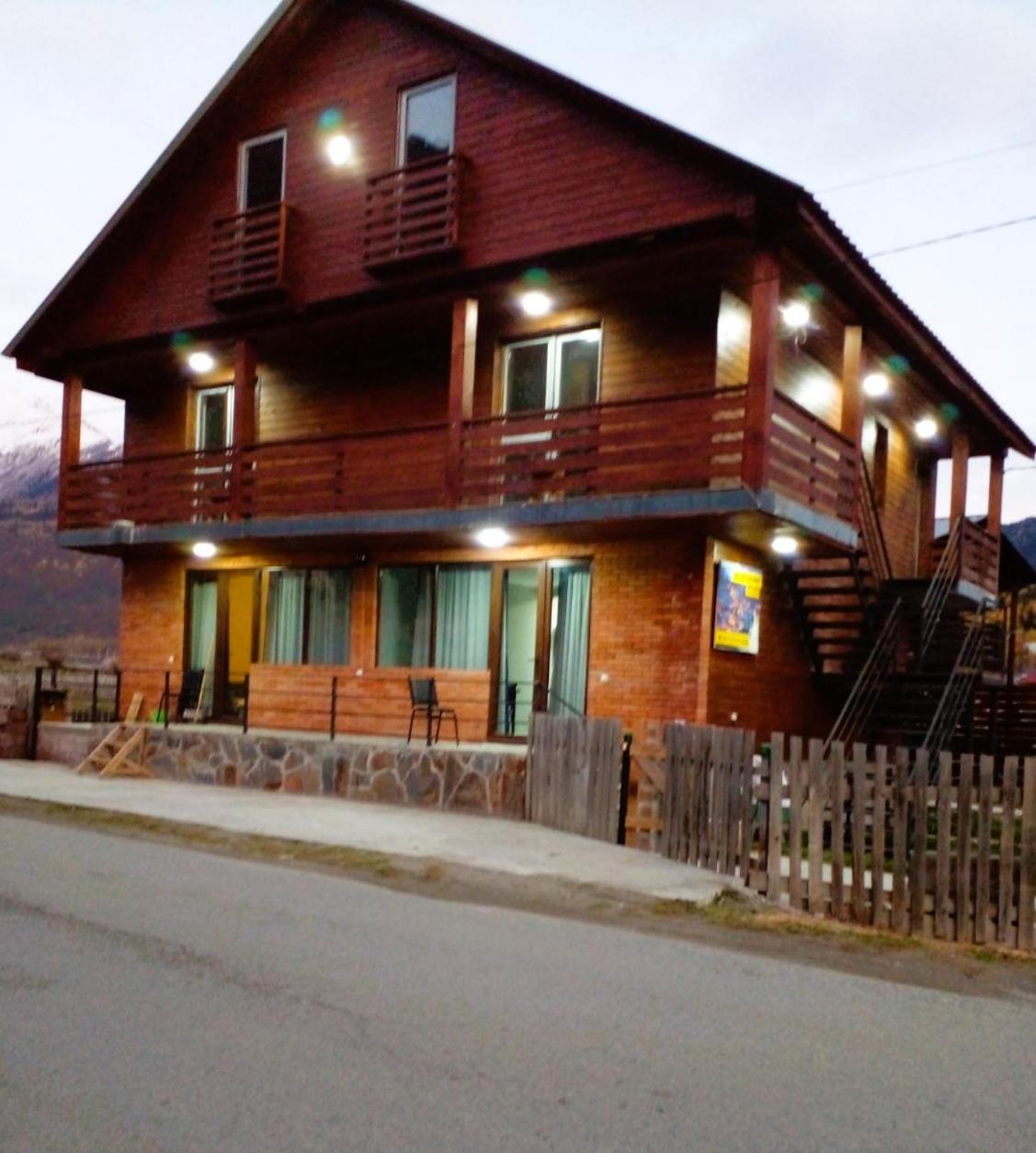 Gablile Apartments 메스티아 외부 사진